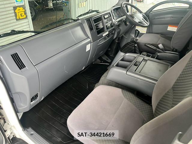Isuzu FORWARD 2020-04 8659181-21