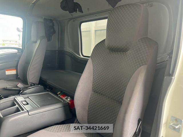 Isuzu FORWARD 2020-04 8659181-22