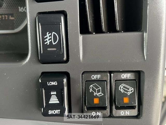 Isuzu FORWARD 2020-04 8659181-27