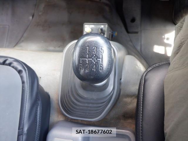 Isuzu FORWARD 2018-03 8659177-24