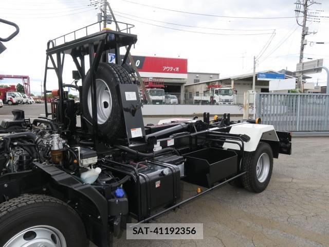 Isuzu FORWARD 2025-01 8659178-12