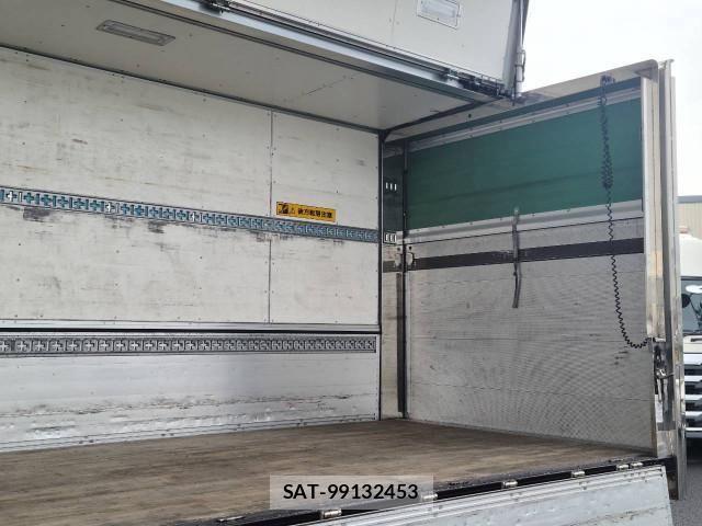 Isuzu FORWARD 2018-10 8659179-13