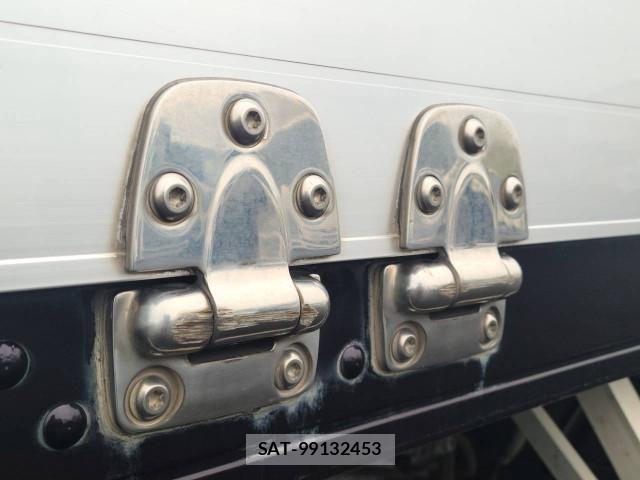 Isuzu FORWARD 2018-10 8659179-23
