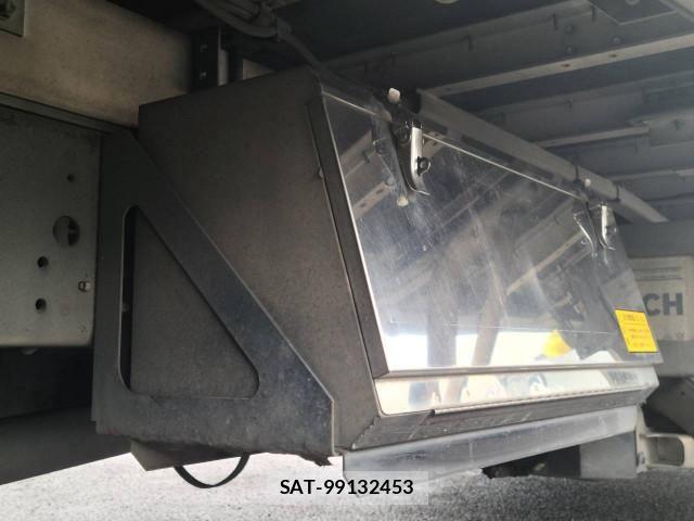 Isuzu FORWARD 2018-10 8659179-26