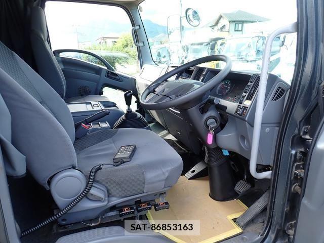 Isuzu FORWARD 2019-04 8685578-12