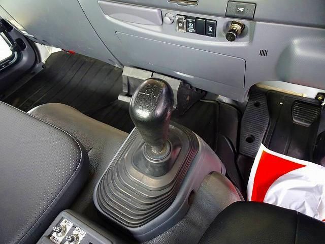 Isuzu FORWARD 2021-04 8732950-18