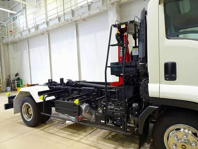 Isuzu FORWARD 2021-04 8732950-24