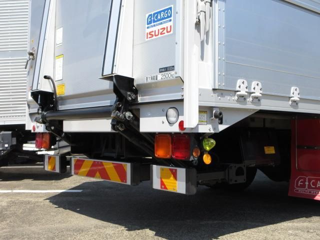 Isuzu FORWARD 2019-06 8732953-18