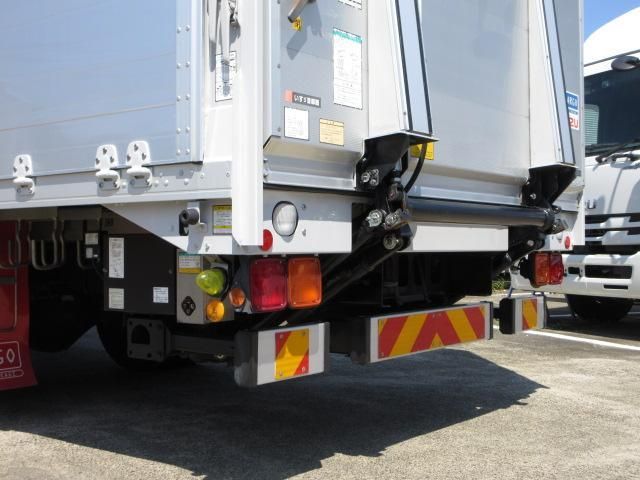 Isuzu FORWARD 2019-06 8732953-19