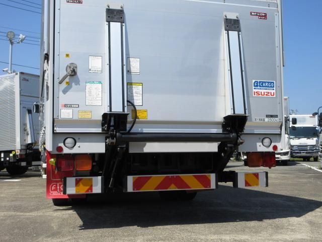 Isuzu FORWARD 2019-06 8732953-21