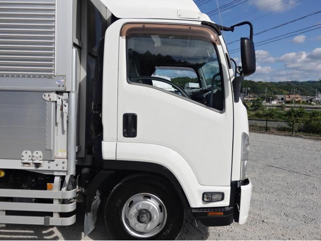 Isuzu FORWARD 2013-09 8732970-3
