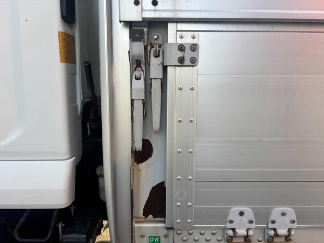 Isuzu FORWARD 2012-09 8732978-26