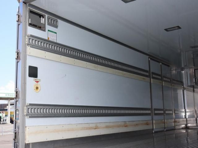 Isuzu FORWARD 2017-12 8732958-11
