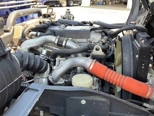 Isuzu FORWARD 2013-12 8732973-17