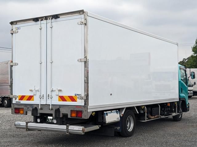 Isuzu FORWARD 2018-08 8770692-3