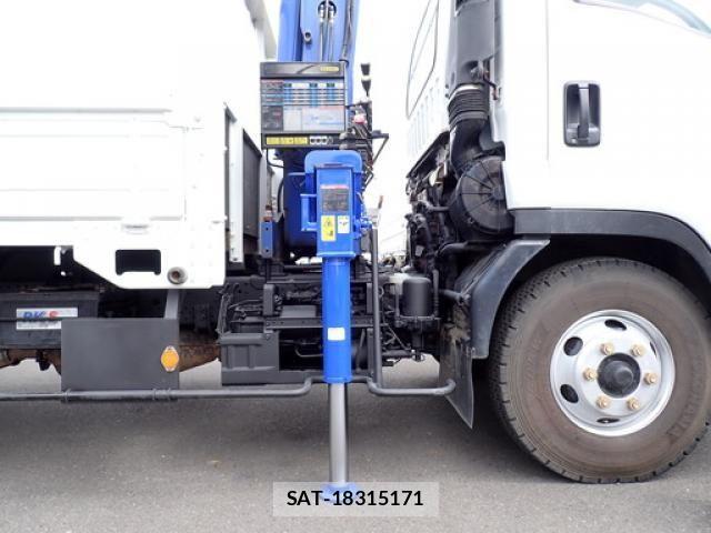 Isuzu FORWARD 2017-04 8796013-16