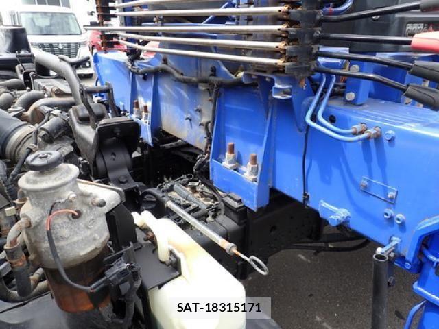 Isuzu FORWARD 2017-04 8796013-18