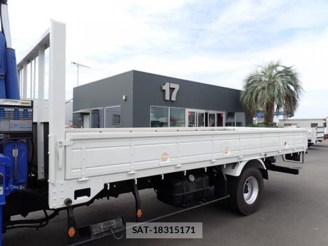 Isuzu FORWARD 2017-04 8796013-22