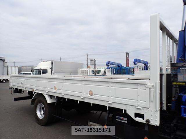 Isuzu FORWARD 2017-04 8796013-23
