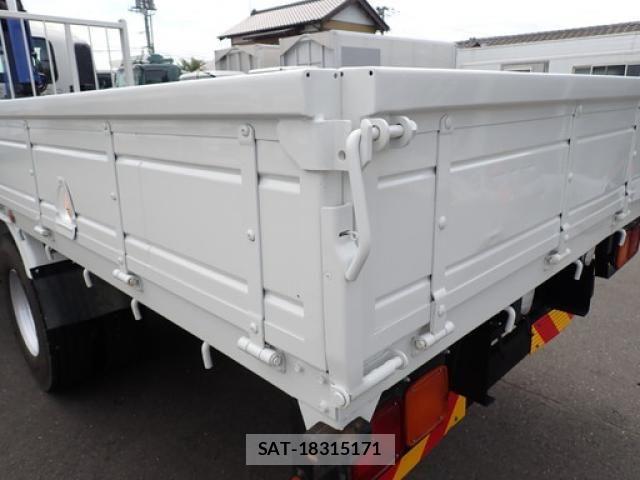 Isuzu FORWARD 2017-04 8796013-26