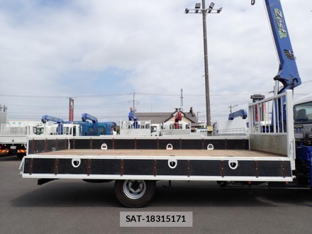 Isuzu FORWARD 2017-04 8796013-29