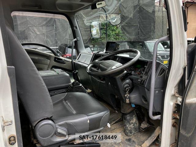Isuzu FORWARD 2012-02 8796017-1