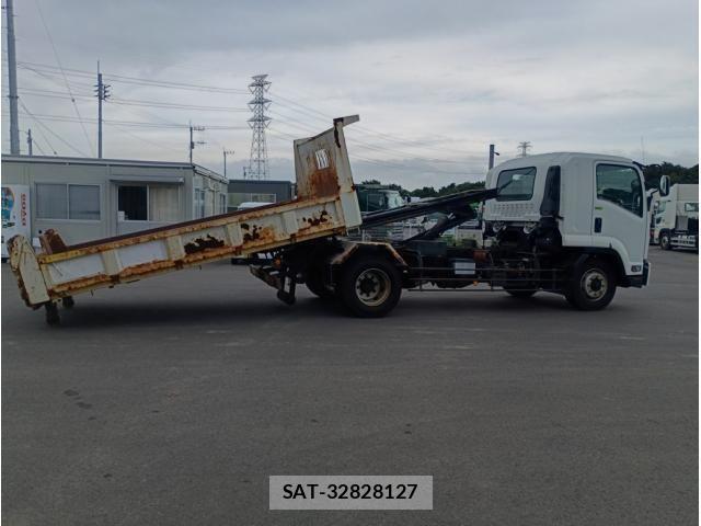 Isuzu FORWARD 2016-06 8796010-9