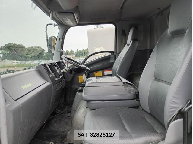 Isuzu FORWARD 2016-06 8796010-24
