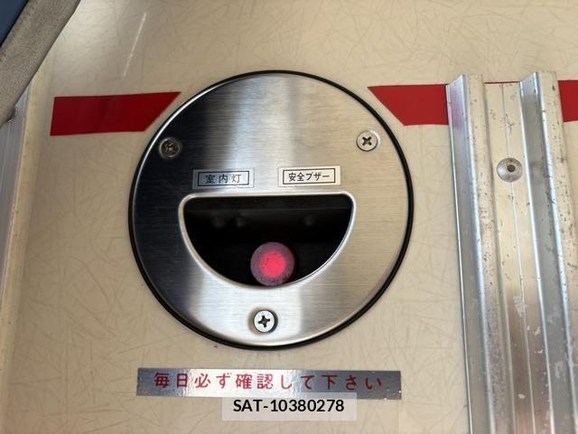 Isuzu FORWARD 2015-08 8849085-28