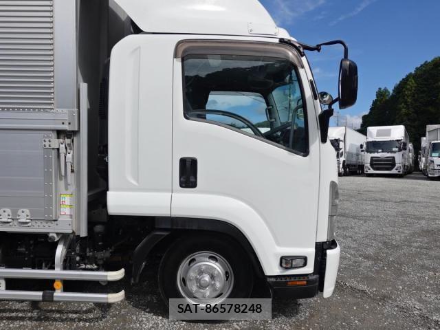 Isuzu FORWARD 2020-03 8849087-3