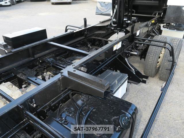 Isuzu FORWARD 2019-07 8871035-12