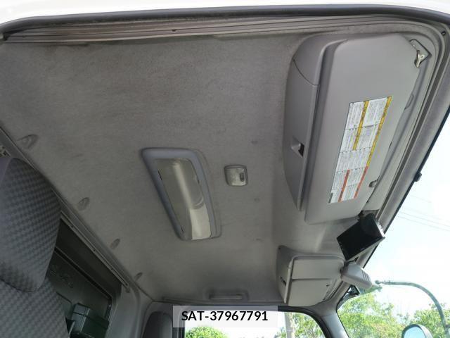 Isuzu FORWARD 2019-07 8871035-25