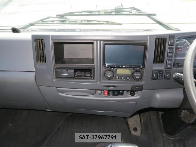 Isuzu FORWARD 2019-07 8871035-28