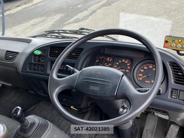 Isuzu FORWARD 2005-01 8871042-18
