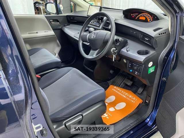 Honda FREED 2009-10 5868130-3