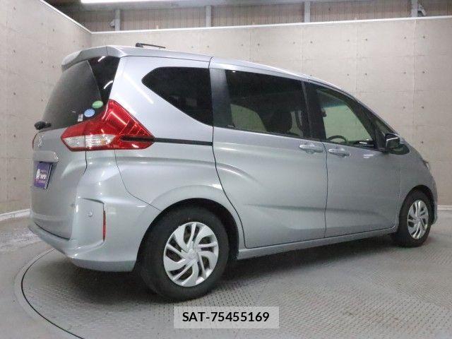 Honda FREED 2017-02 6815001-1