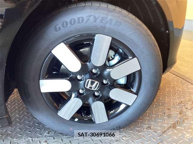 Honda FREED 2025-12 6905429-9