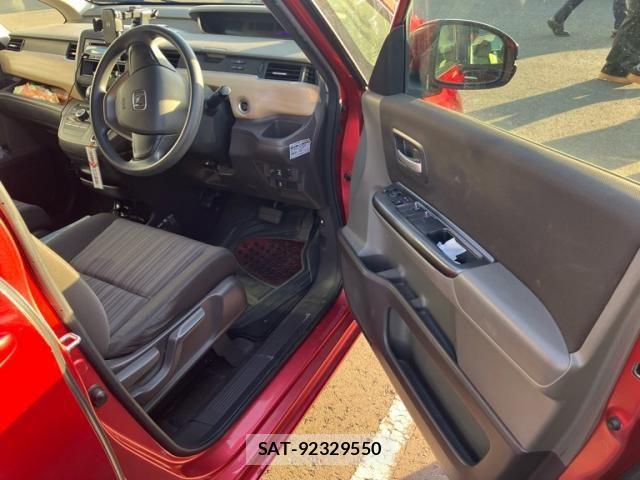 Honda FREED 2018-06 6905492-16