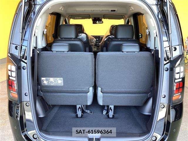 Honda FREED 2025-10 6905438-14