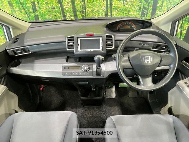 Honda FREED 2009-08 7271933-1