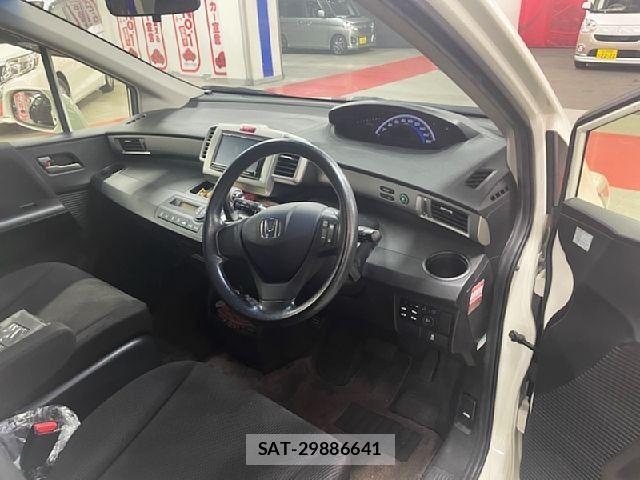 Honda FREED 2012-07 7327181-1