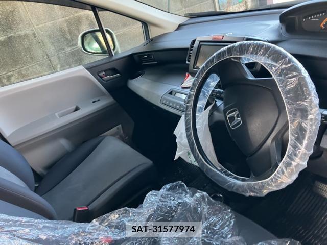 Honda FREED 2009-10 7562150-17