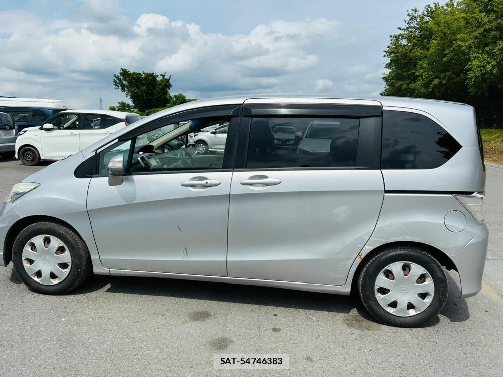 Honda FREED 2012-01 7372114-1