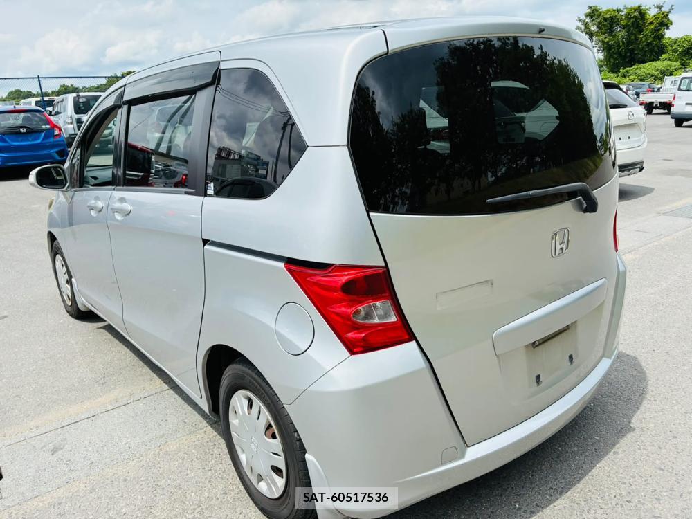 Honda FREED 2010-09 7477187-2