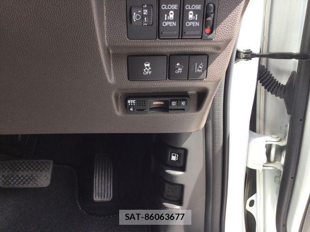 Honda FREED 2022-03 7961759-12