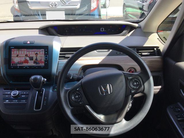 Honda FREED 2022-03 7961759-5
