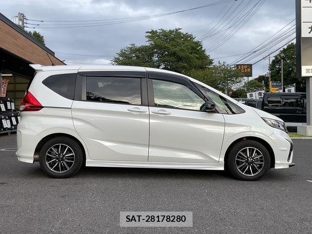 Honda FREED 2022-11 8073827-5
