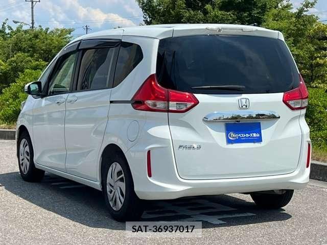 Honda FREED 2017-06 8207593-4