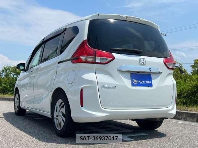 Honda FREED 2017-06 8207593-5