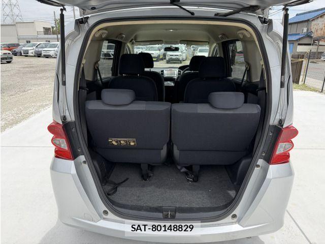 Honda FREED 2009-12 8207609-10